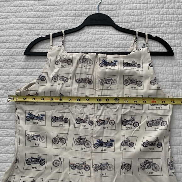 Extremely RARE Harley-Davidson motorcycle print dress. M Medium. 21” hidden zip. - Picture 4 of 8